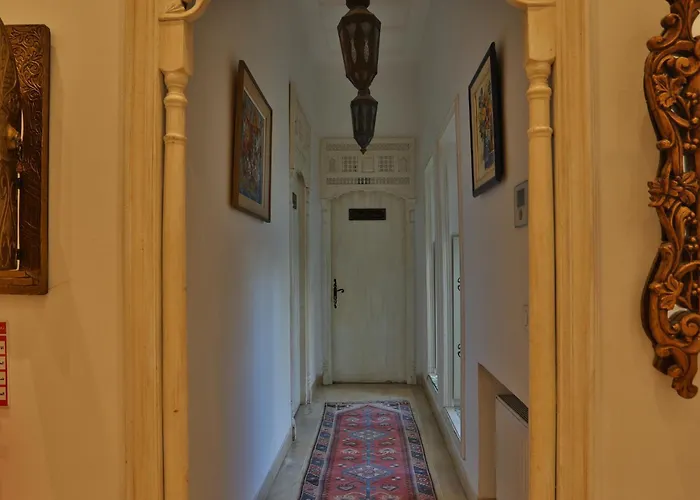Luxury Hotels in La Marsa near Baths of Antoninus