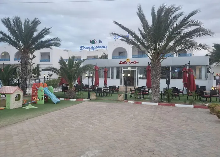 Midoun Ski Hotels