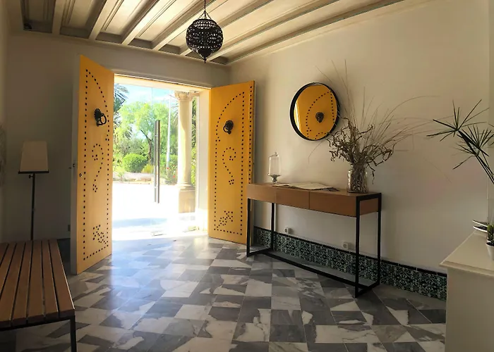 La Marsa Hotels with Table Tennis